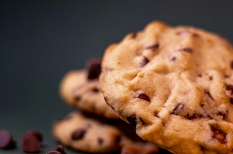 Chewy Oatmeal Raisin Cookies