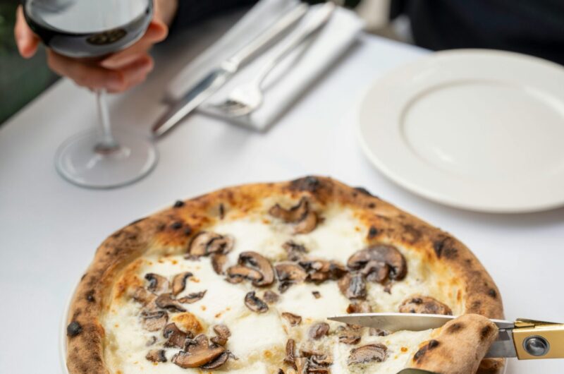 No Oven Mushroom and Mozzarella Pizza