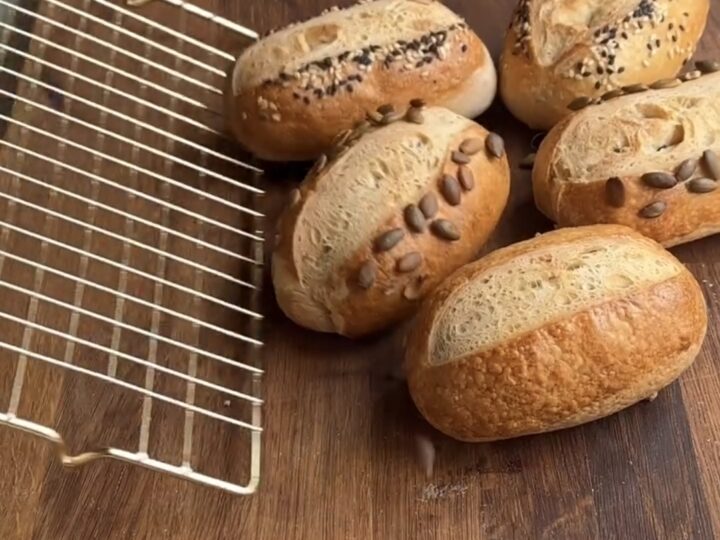 10 Minute Sourdough Buns (Soft, Fluffy, Bakery Style)